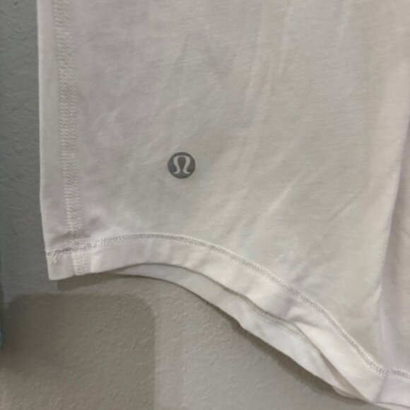 Vintage long sleeve Lululemon shirt 8 - Picture 4 of 4